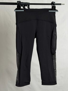 lululemon Black Capri Leggings size 4